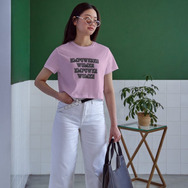 Las mujeres empoderadas empoderan a las camisetas  (Subido por el creador)