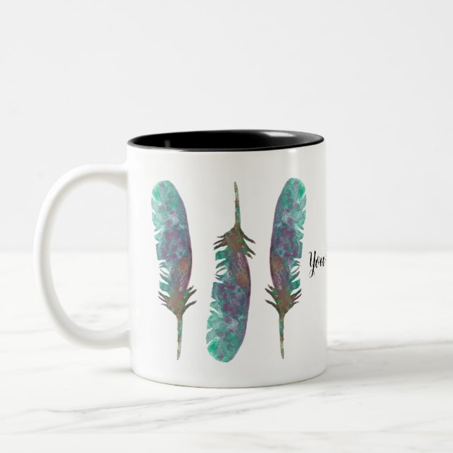 Las plumas de la acuarela personalizaron la taza (Izquierda)