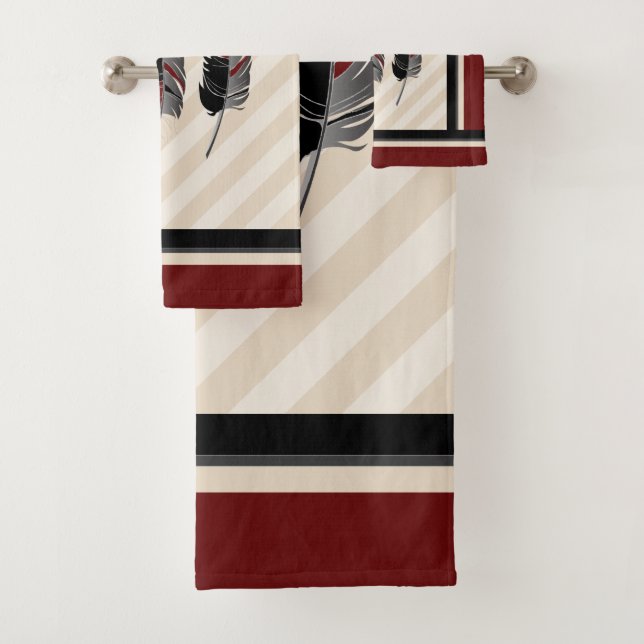 Las plumas en crema, marrón y negro (In situ)