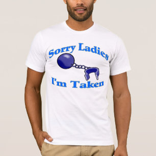 Las señoras tristes me toman la camiseta