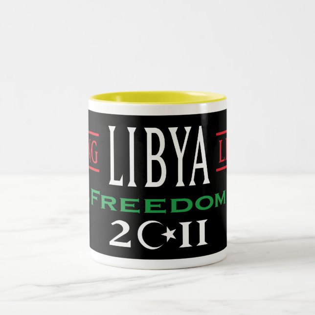 Las tazas libres de Libia viven de largo la (Centro)