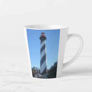 Latte Faro de San Agustín foto en una taza de café