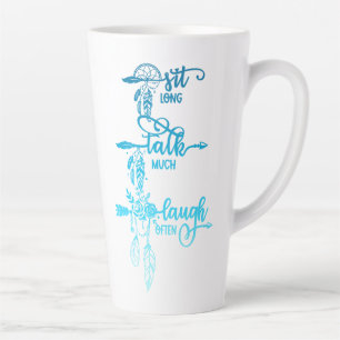 Latte Taza de café boho moderna con texto en caligrafía 