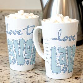 Latte Taza de café floral azul pastel con texto en negri