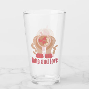 Latte y taza de amor, manos y cita de café