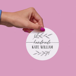 Laurel hecho a mano con etiquetas de regalo de amo