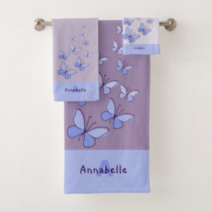 Lavanda con flúor de mariposa azul inicial y nombr