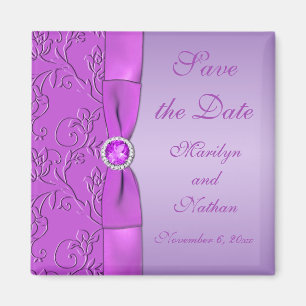 Lavanda y malva favorecen el imán de la boda púrpu