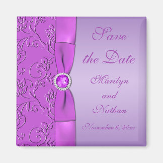 Lavanda y malva favorecen el imán de la boda púrpu