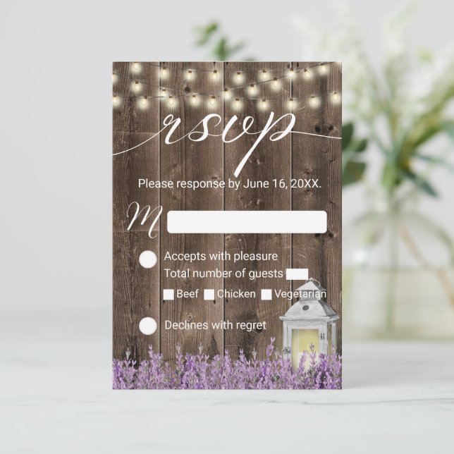 Lavender Floral Rústica Boda de granero RSVP (Anverso de pie)