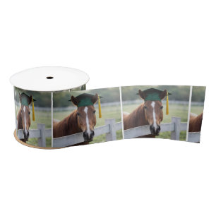 Lazo De Raso Caballo con gorra de graduación verde