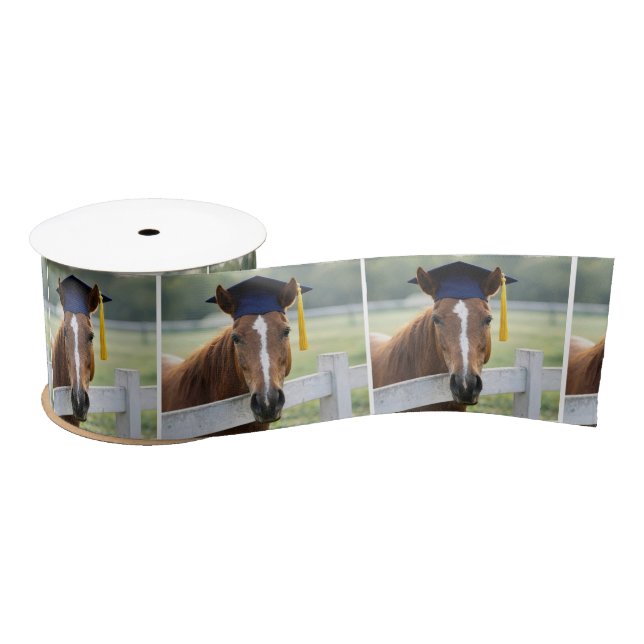 Lazo De Raso Caballo con gorra de graduado (Carrete)