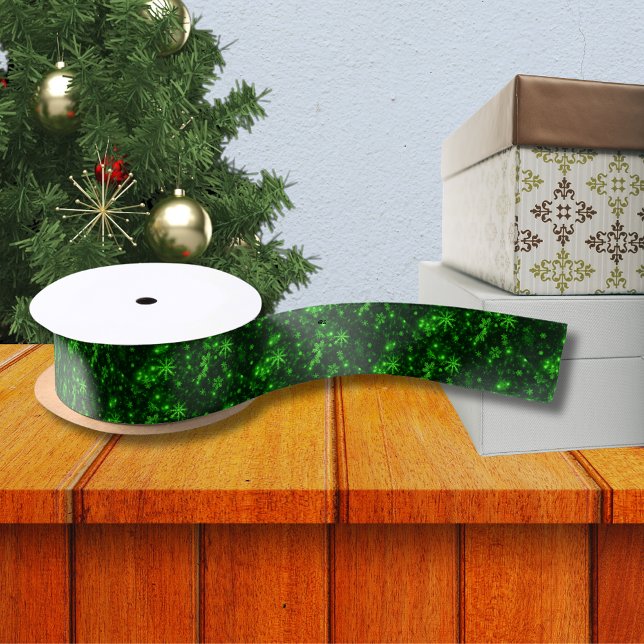 Lazo De Raso Copos de nieve con cinta de fondo verde (Snowflakes with Green Background Ribbon)