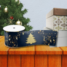 Estrellas de oro y árbol de navidades con baudias,