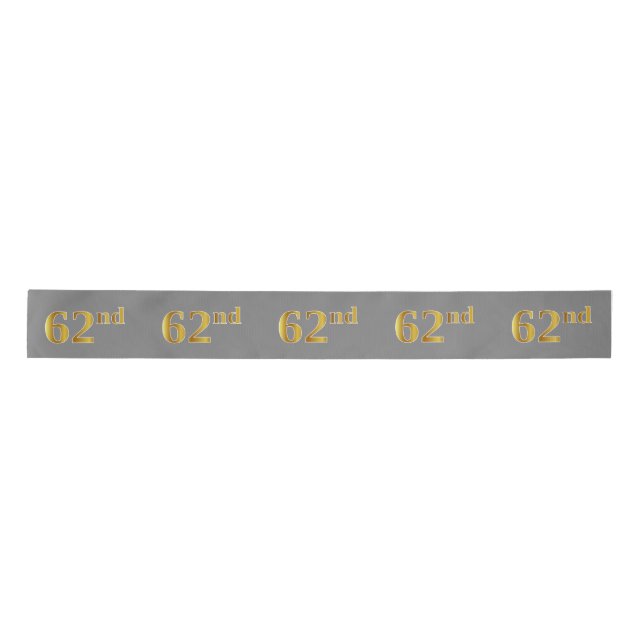 Lazo De Raso Faux/Imitation Gold "62nd" Event Number (Gris) (Anverso)