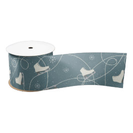 Lazo De Raso Figura Patinando sobre el azul del enebro