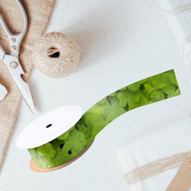 Lazo De Raso Flor verde brillante de Shamrock (In Situ)