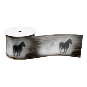 Lazo De Raso Gallopaje de caballos salvajes