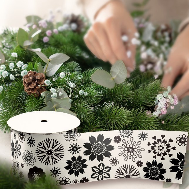 Lazo De Raso Patrón floral blanco y negro moderno divertido (Subido por el creador)