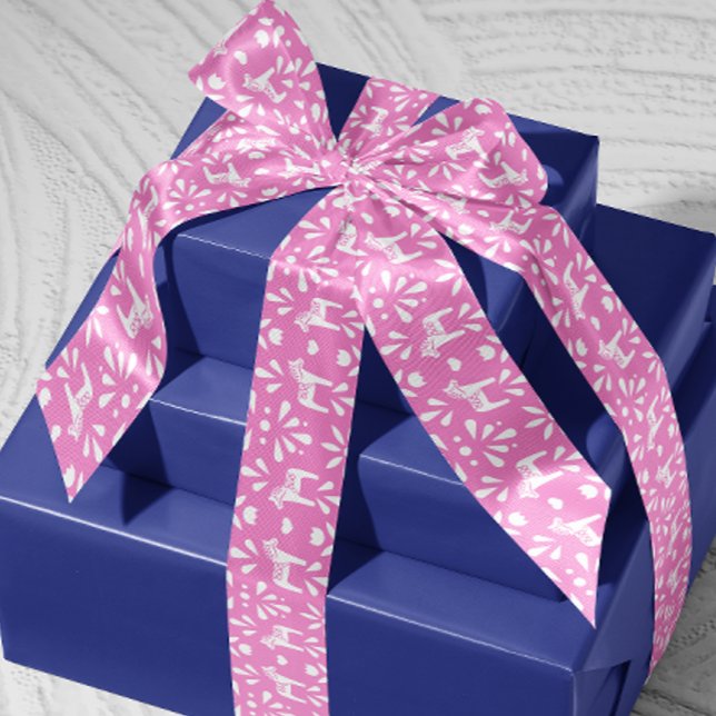 Lazo De Raso Regalo de vacaciones de dala sueca rosa y blanca (Scandinavian Swedish pink and white Dala horse patterned ribbon)