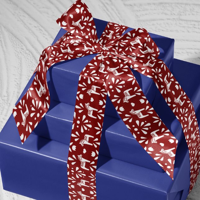 Lazo De Raso Regalo de vacaciones rojas de vino blanco sueco Da (Scandinavian Swedish burgundy red and white Dala horse patterned ribbon)