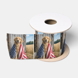 Lazo De Raso Retriever Dorado Envuelto en una Bandera Americana