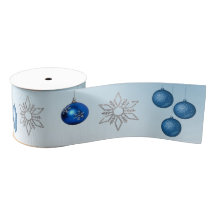 Navidades con copos de nieve y adornos de plata y
