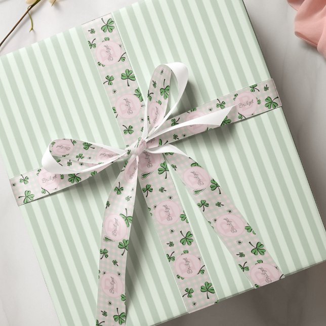 Lazo De Tela Gruesa Shamrock rosa y verde monogramado y Gingham (Cute Pink Monogrammed St. Patrick's Day Pattern. Green Shamrocks & Adorable Hearts on Gingham Back)