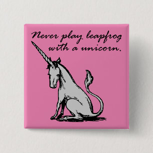 Leapfrog Con Un Unicornio Divertido Botón Insignia