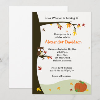 Lechuza de otoño en la invitación al cumpleaños de