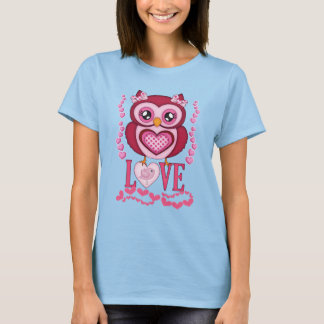 Lechuza enamorada, fantasía divertida. Camiseta
