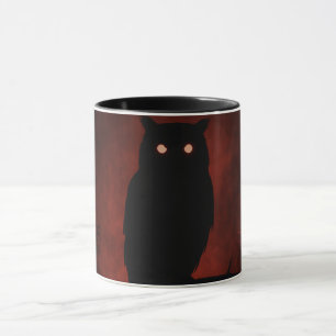 Lechuza misteriosa en la taza de la noche