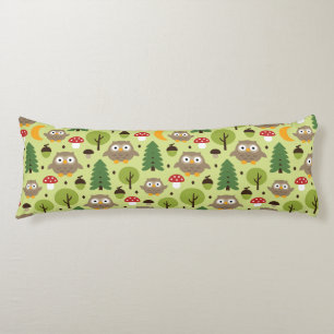Lechuzas En La Almohada Del Cuerpo Forestal