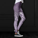 Leggings Agato morado cristalizado | Moody Marcado Stone<br><div class="desc">Elegantemente sofisticados estratos de Relieve metalizado metálico falso en una atractiva piedra agada con hermosos ebbs monocromáticos y flujos de tinta fluida para una hermosa textura de acuarela de mármol. La estética abstracta conceptual moderna añade el toque perfecto de color lujoso y estilo personal. También se puede transferir a material...</div>