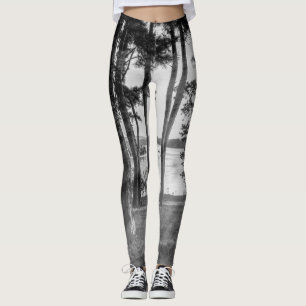 Leggings Árboles nublados en la escala de grises de la roca