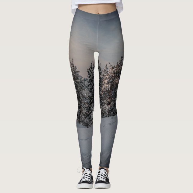 Leggings Atardecer sobre bosque de nieve congelado cerca de (Anverso)