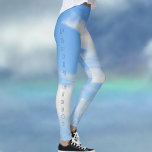 Leggings Azul parcialmente nublado Moda azul y blanco<br><div class="desc">A nadie le importan unas nubes blancas contra un hermoso cielo azul,  especialmente en estas parcialmente nubladas con un retorcido azul de moda y leggings blancas. Personalice el texto lateral como desee. Esta imagen es fotografía original de Sky de JLW_PHOTOGRAPHY.</div>