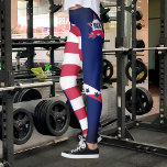 Leggings Bandera Norteamericana Personalizada 4 De Julio<br><div class="desc">¡Apártate de la multitud con estas leggings únicas! Personalizadas con su nombre y la bandera de los Estados Unidos, estas leggings le harán sentir como un verdadero estadounidense. Tanto si está en el gimnasio como si acaba de hacer recados, haga una declaración con estas leggings únicas y elegantes. Con su...</div>