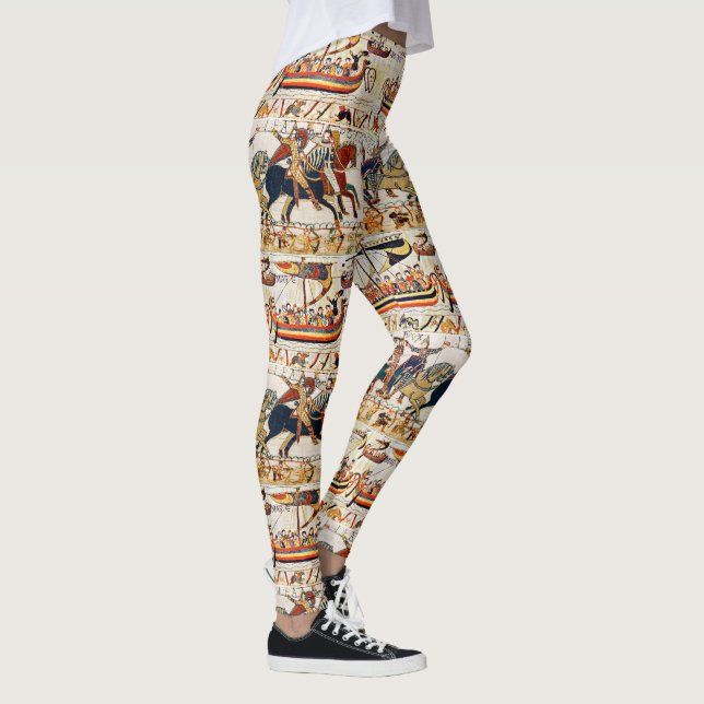 LEGGINGS BAYEUX TAPESTRY NORMAN KNIGHTS, VIVIENDO BARCOS, A (Derecha)
