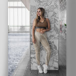 Leggings beige con Rosa<br><div class="desc">Echa un vistazo a estas hermosas leggings personalizados de mármol claro con la nota "Vida" y un gráfico Rosa en el costado de cada pierna. Este color beige, crema y marrón claro se puede comparar fácilmente con cualquier parte superior. Puede actualizar "Life" a una palabra diferente o usar Name, o...</div>