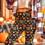 Leggings Boho Halloween Floral Skull Cottagecore<br><div class="desc">Abran el espíritu de Halloween con estas insólitas leggings florales, mezclando calaveras espeluznantes y calabazas con una estética caprichosa del cottagecore. Perfecto para los amantes de la moda vacacional única, estas leggings ofrecen una mezcla elegante y acogedora. Ideal para reuniones informales, fiestas de Halloween o salidas festivas de otoño, estas...</div>