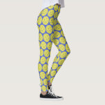 Leggings Bola amarilla y deportes azules divertidos<br><div class="desc">¡Las piernas perfectas para los aficionados al Pickleball! Una bola de picnic amarilla se coloca sobre un fondo azul. Cambie fácilmente el color de fondo haciendo clic en el personalizar y, a continuación, desplazándose al selector de color. Ideal para divertidos juegos de pickleball y partidos de torneos o simplemente para...</div>