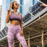 Leggings Camo Camo Girly Camouflage<br><div class="desc">Diseño de fondo de camuflaje digital de camuflaje de camo militar rosa sobre piernas y pantalones de yoga. Ideal para el desgaste diario,  para salir o simplemente para salir.</div>