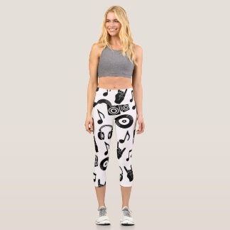 Leggings Capri Accesorios musicales: Patrón de cosecha monocromo.