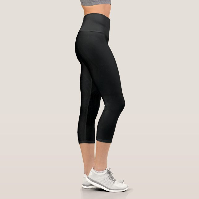 Leggings Capri Aceptación | Textura gótica oscura (Derecha)