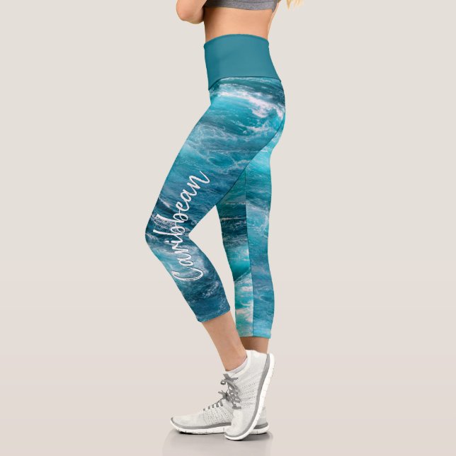 Leggings Capri Agua turquesa turbulenta de crucero caribeño (Izquierda)