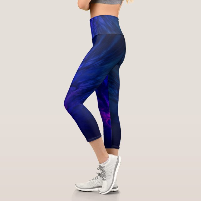 Leggings Capri Alas místicas con plumas de azul profundo (Izquierda)