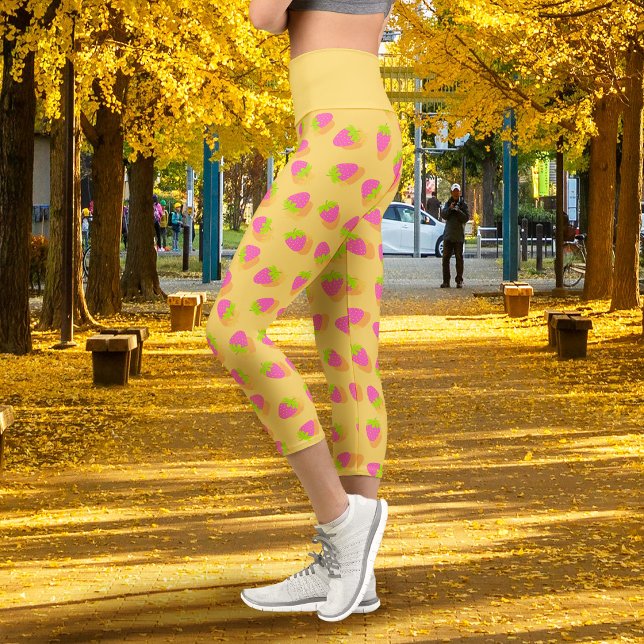 Leggings Capri Amarillo de Fresa (Strawberry Yellow Capri Leggings)