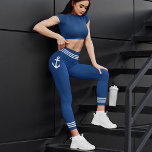 Leggings Capri Ancla clásica de barco elegante de la marina franj<br><div class="desc">Las leggings femeninas de Capri cuentan con un ancla náutica diseñada por un personalizado con rayas blancas en un elegante azul marino o personalizar fácil de igualar a tu color favorito.</div>