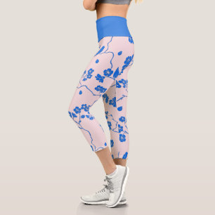 Leggings Capri Aves con flores de cerezo azules en Rubor